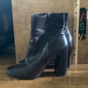 FRYE Mina Boots Size 8